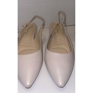 Adrienne Vittadini  AV-Firenze Padded Comfort Slingback Shoes Nude 9.5
